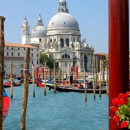 B&B Milon Mestre Bagian luar foto